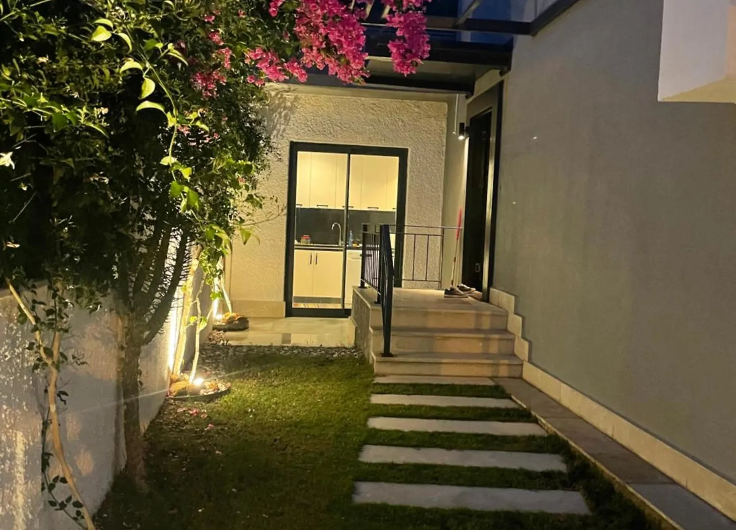 Bodrumda Deniz Ve Doga Manzarali Full Esyali Lueks Villa  Bodrum