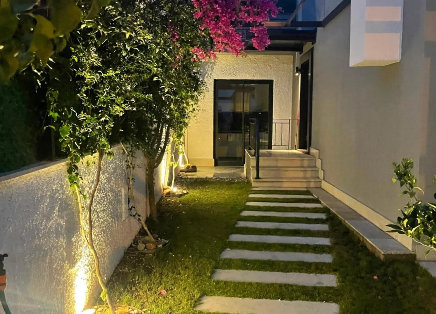 Bodrumda Deniz Ve Doga Manzarali Full Esyali Lueks Villa