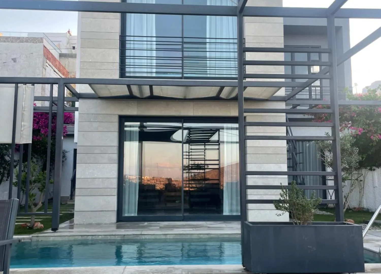Bodrumda Deniz Ve Doga Manzarali Full Esyali Lueks Villa  Bodrum